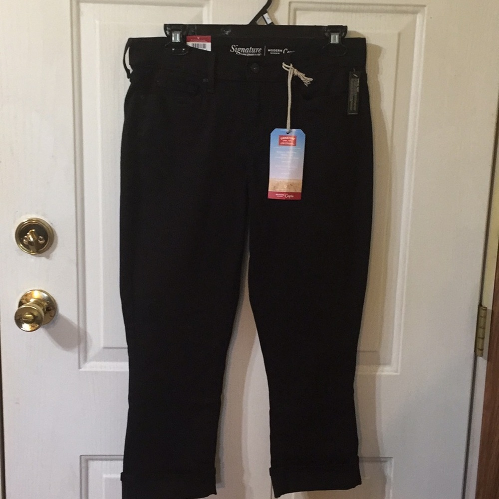 Levi’s Signature Modern Capri 8 NWT